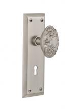 Nostalgic Warehouse 712096 - Nostalgic Warehouse New York Plate with Keyhole Passage Victorian Door Knob in Satin Nickel